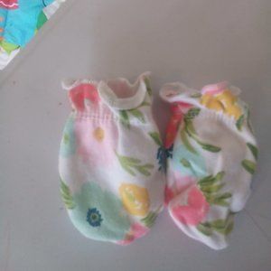 NWOT BABY MITTENS
